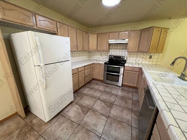 Foto del edificio - Beautiful 2 Bedroom 2 Bathroom Home- Colonial Park Area