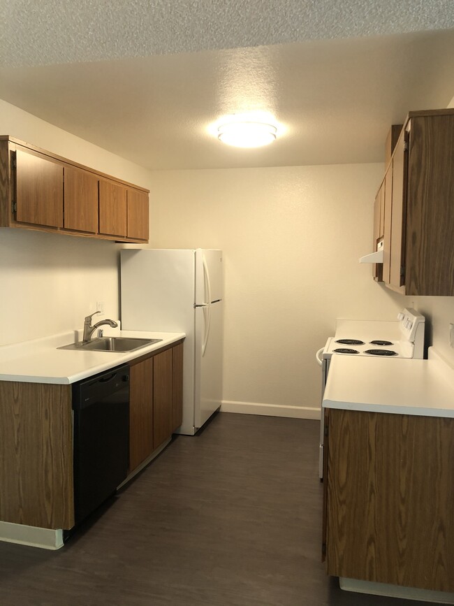 Building Photo - 3076 Marlow Rd