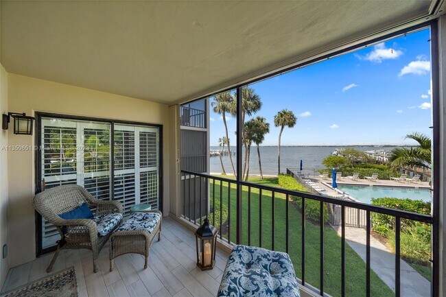 Building Photo - 4540 NE Sandpebble Trce