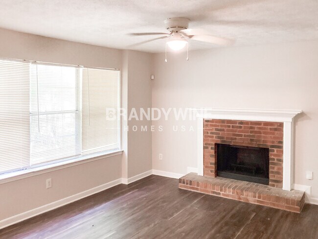 Foto del edificio - 4392 Westchester Ct