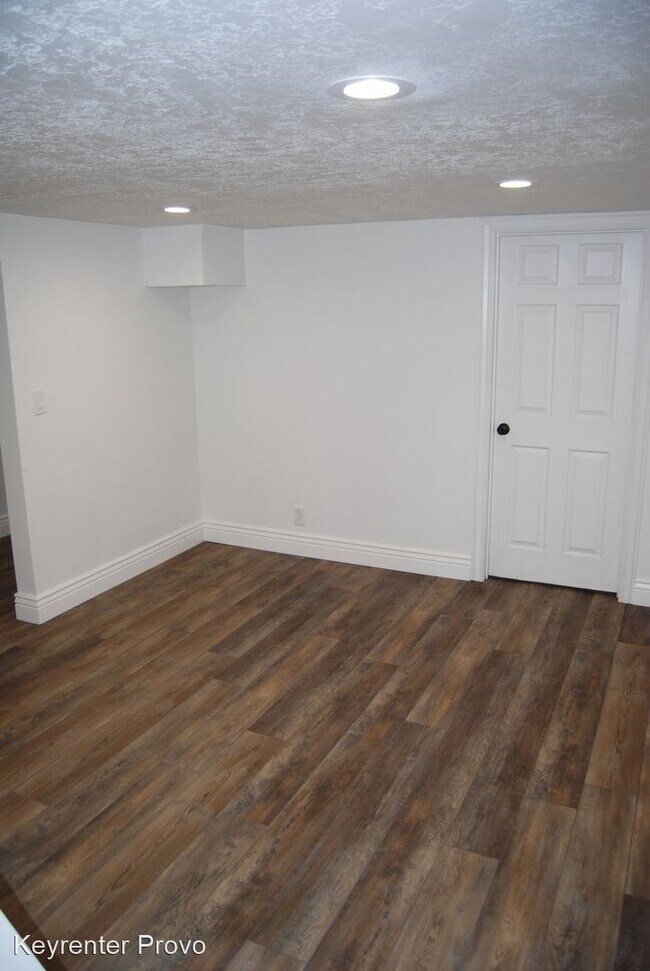 Building Photo - 2 br, 1 bath House - 875 East 400 North