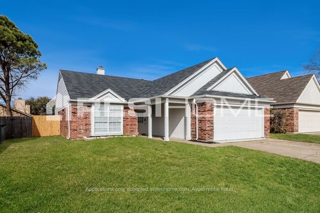 Building Photo - 2708 Creekwood Lane