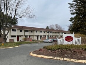 Building Photo - 7 Woodland Ave