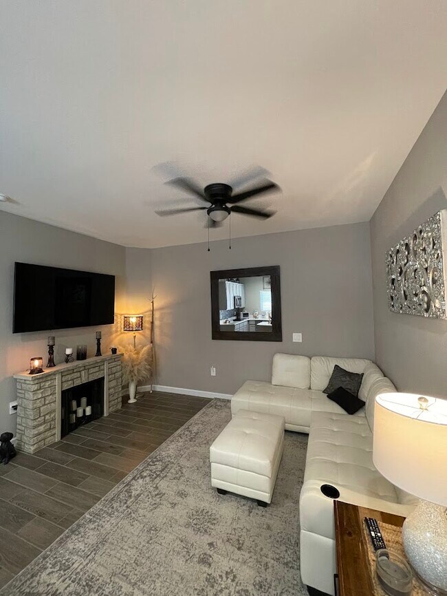 Foto del edificio - 24085 W Ripple Rd