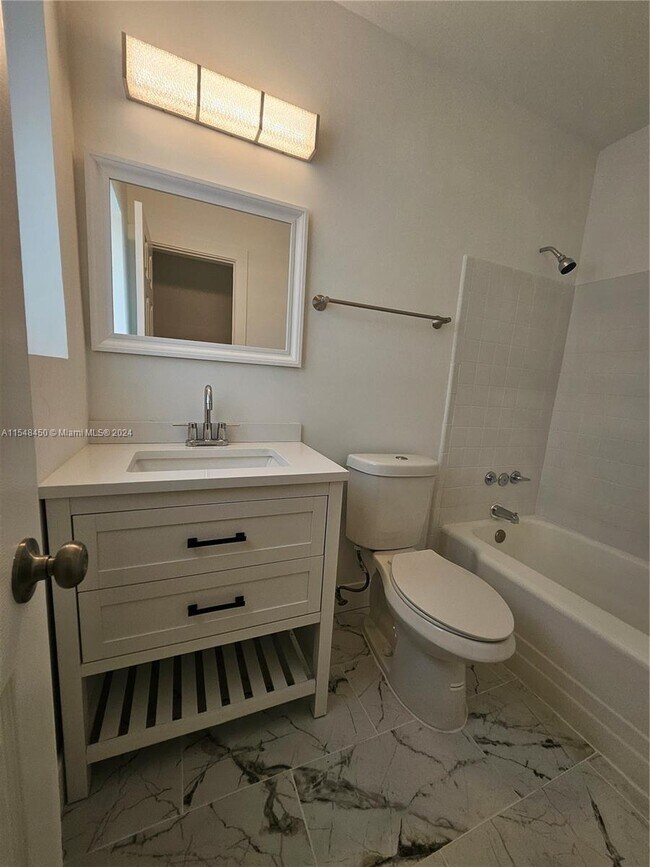 Foto del edificio - 919 NW 13th St