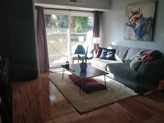 Building Photo - 275 Tradewinds Dr
