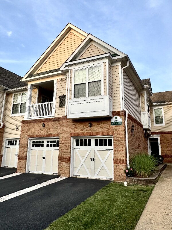 Building Photo - 43825 Hickory Corner Terrace