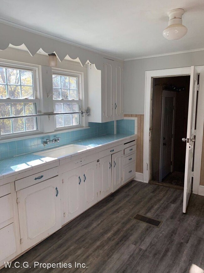 Building Photo - 3 br, 1.5 bath House - 123 E Robinson