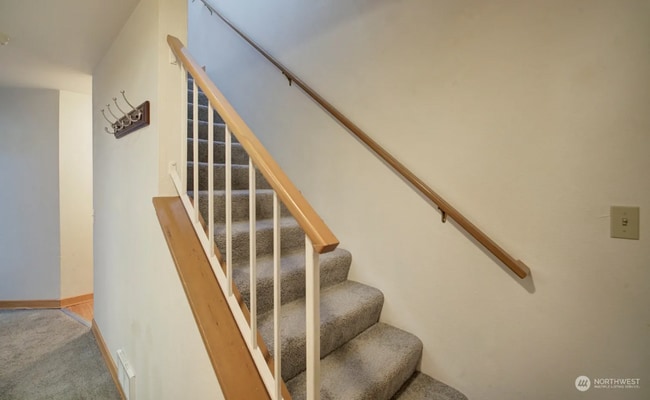 Building Photo - 2 Week Move In Special - Beautiful Edmonds...