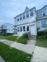Building Photo - 10 1st St