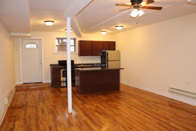 Foto del edificio - 1115 W Oakdale Ave