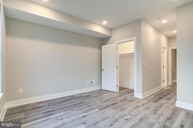 Building Photo - 5113 Ranstead St