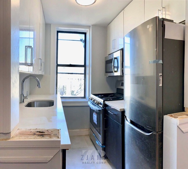 Foto del edificio - 130 E 18th St