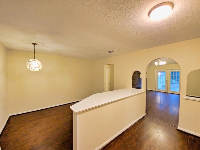 Foto del edificio - 2707 Lazy Spring Dr