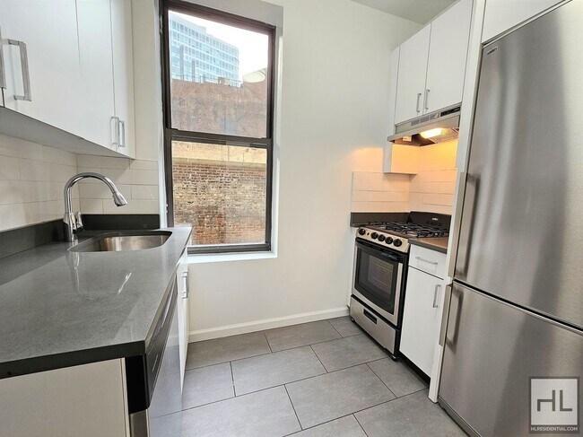 Foto del edificio - 2nd-Floor 1-Bedroom on the Upper West Side