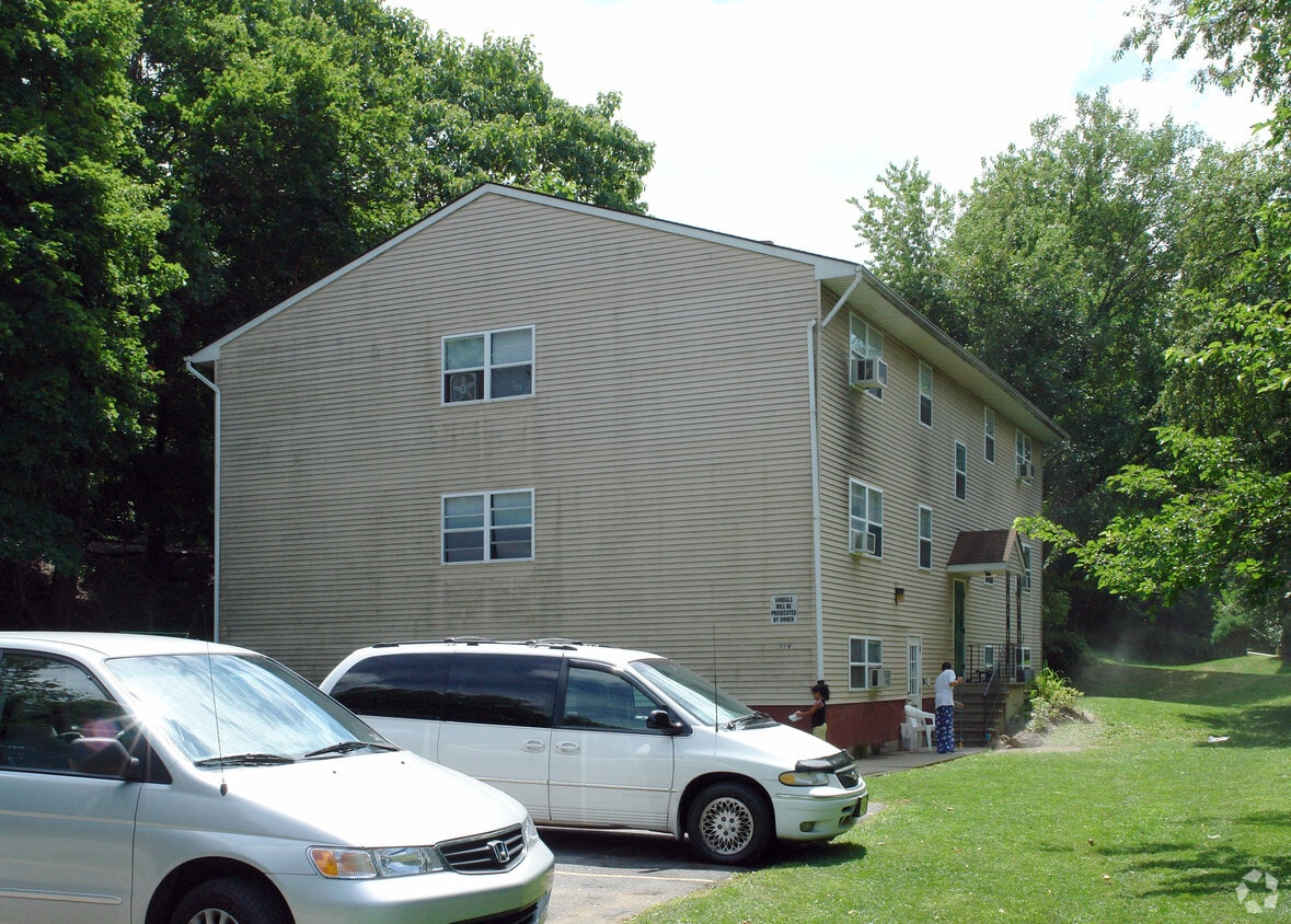 314 S Broom St, Emmaus, PA 18049 Apartments in Emmaus, PA