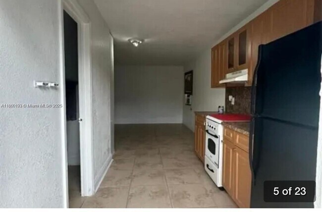 Foto del edificio - 48 SW 11th St