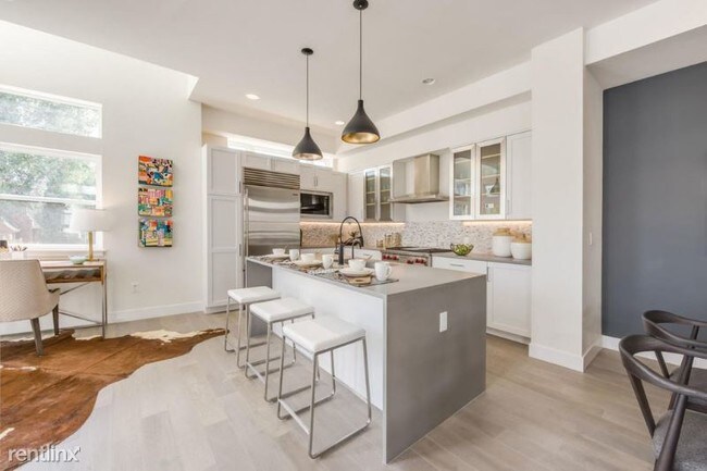 Foto del edificio - 3 br, 3.5 bath Townhome - 4091 W. Conejos Pl.