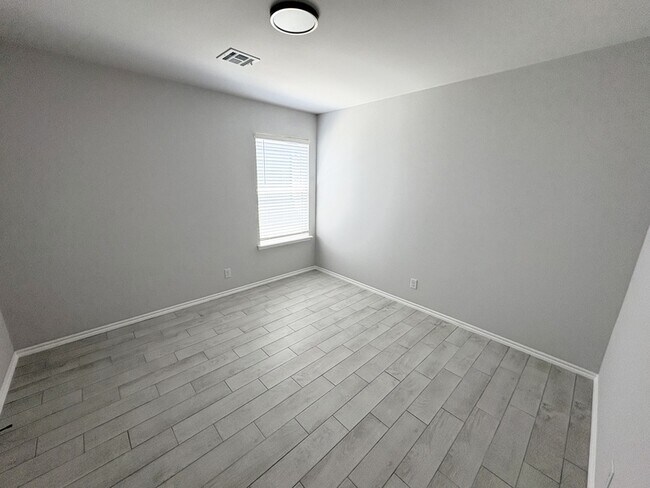 Foto del edificio - 9306 N 114th E Ave