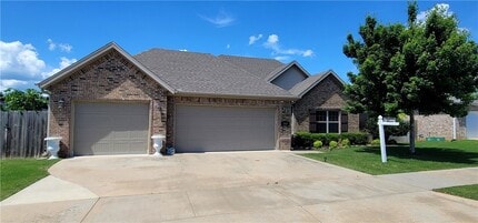 Building Photo - 5810 W Cane Hill Dr