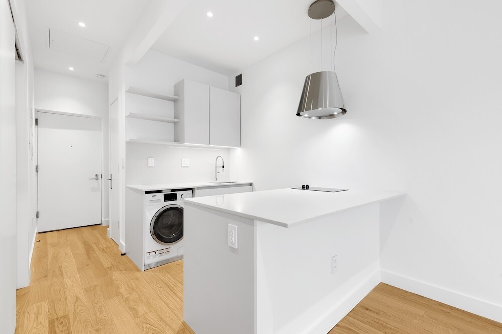 Foto principal - 310 E 22nd St