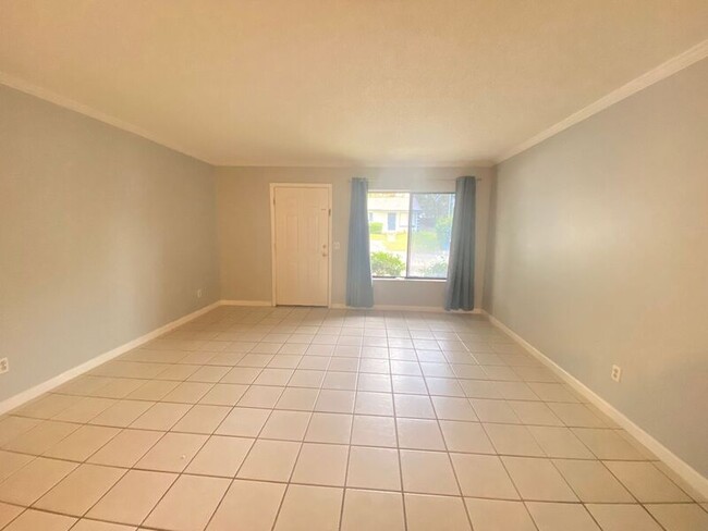 Foto del edificio - 605 Northlake Blvd