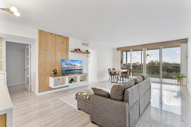 Foto del edificio - 3001 S Course Dr