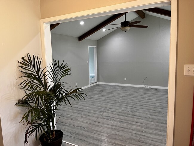 Foto del edificio - 1010 Holt St