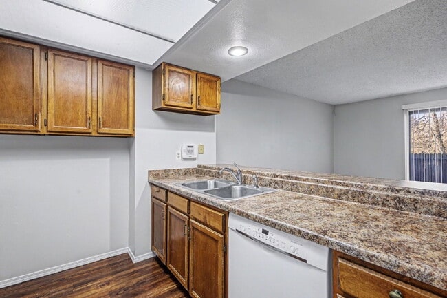 Building Photo - 2315 Lexington Village Ln