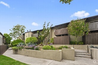 Building Photo - 5003 Stoney Creek Rd
