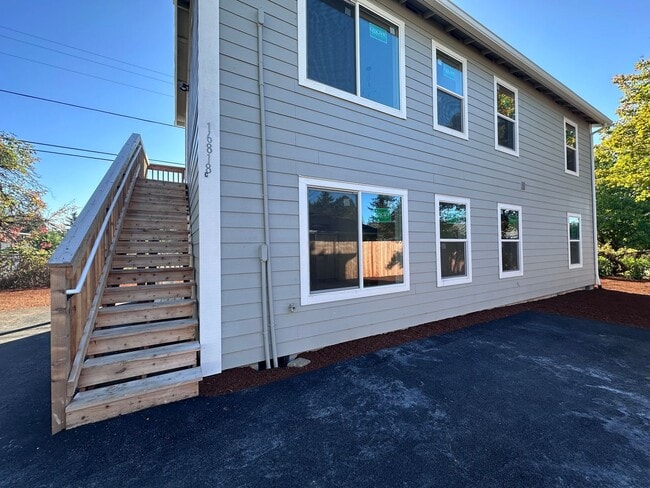 Building Photo - Brand New Construction 2 Bed 1 Bath Modern Duplex!