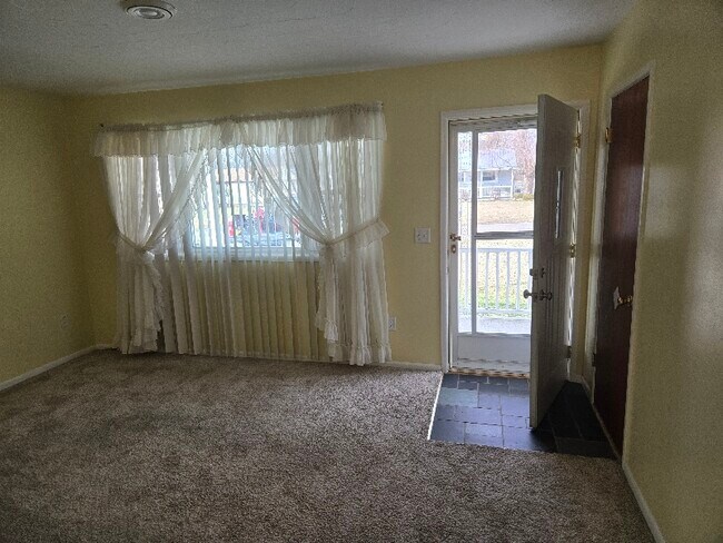 Foto del edificio - 1249 E Walnut St