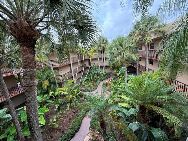 Building Photo - 10875 SW 112th Ave
