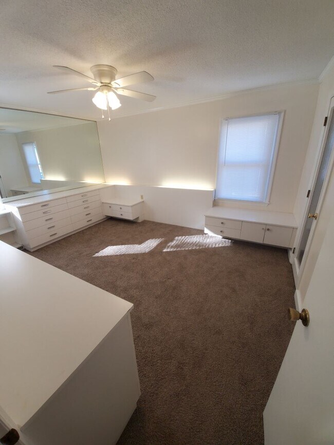 Foto del edificio - Home for Rent. Kerr Lake