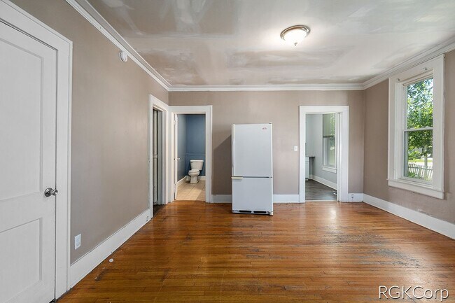 Dinning Room - 263 W Muskegon Ave