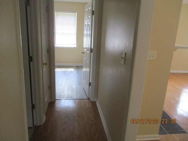 Foto del edificio - 2728 Quail Run Dr