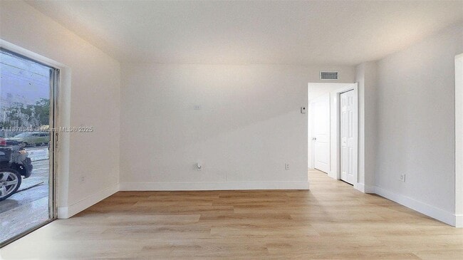 Foto del edificio - 567 SW 3rd St