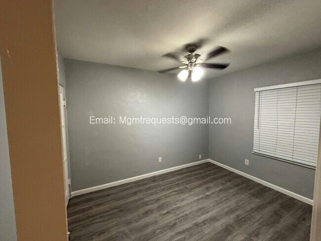 Foto del edificio - 4228 Tenth St