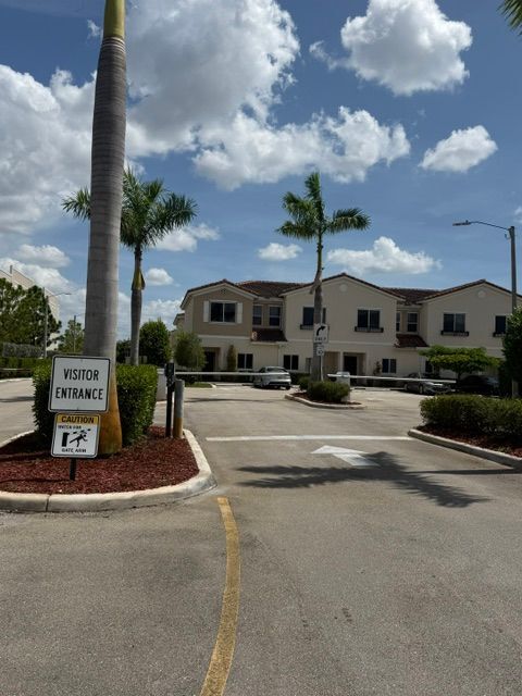Foto del edificio - 2802 NW 181st St