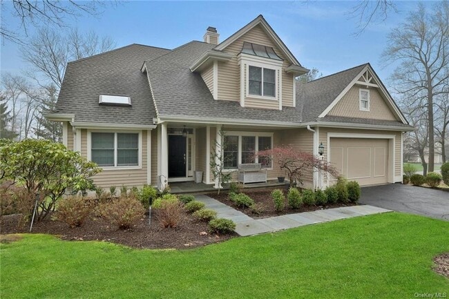 Building Photo - 2 Holly Knolls