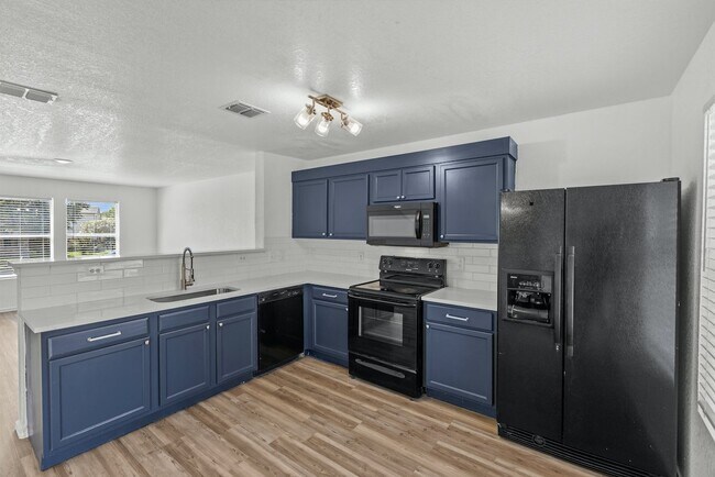 Building Photo - 136 Gatewood Bay