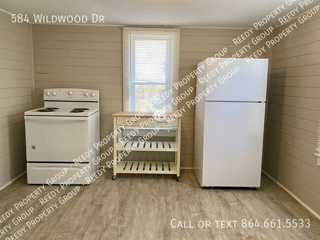 Foto del edificio - 584 Wildwood Dr