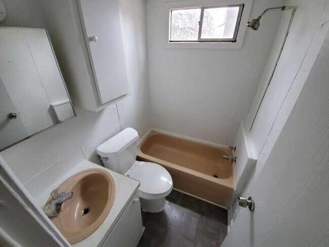 Building Photo - 1208 Kawahee Ln