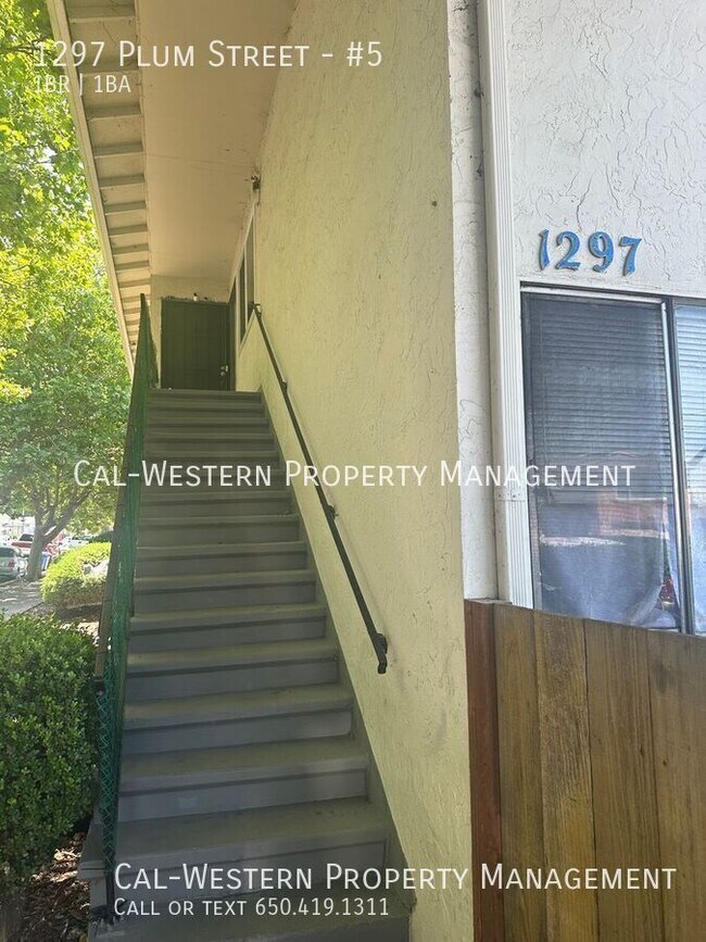 Building Photo - 1297 Plum St