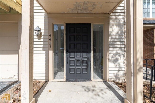 Foto del edificio - 4423 Chowning Way