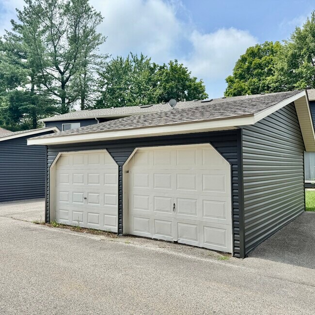 Foto del edificio - 830 White Oak Dr