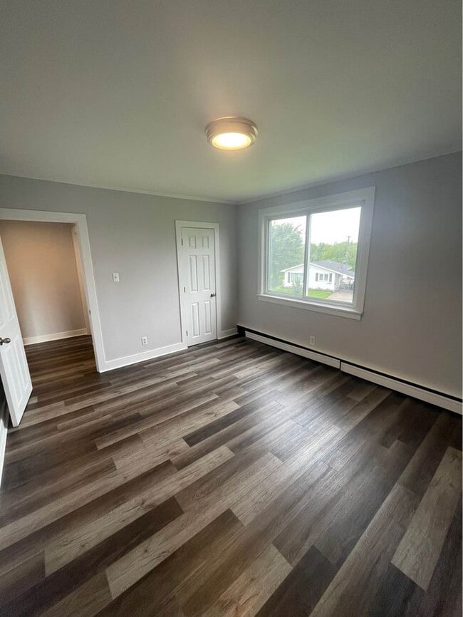 Building Photo - 437 Covert St