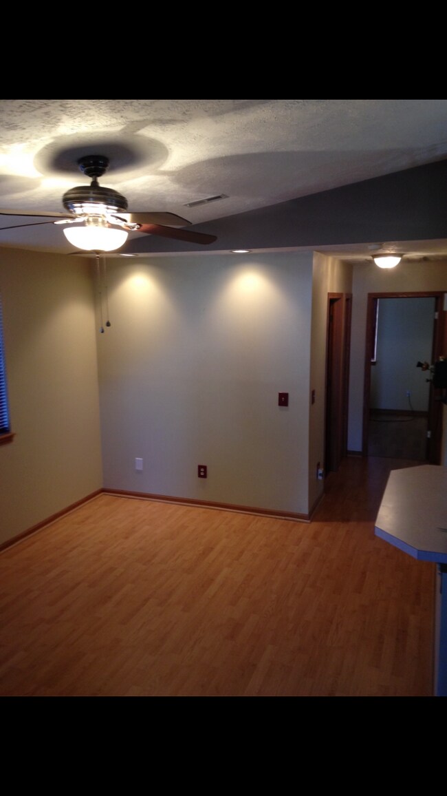 Foto del edificio - 715 Willis Ave