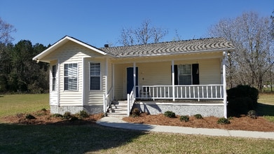 Building Photo - 611 Windcrest Dr