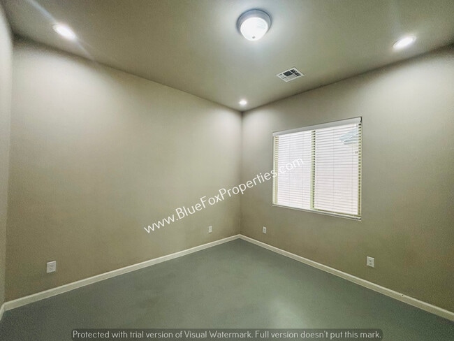 Building Photo - 149 E Stone Ct